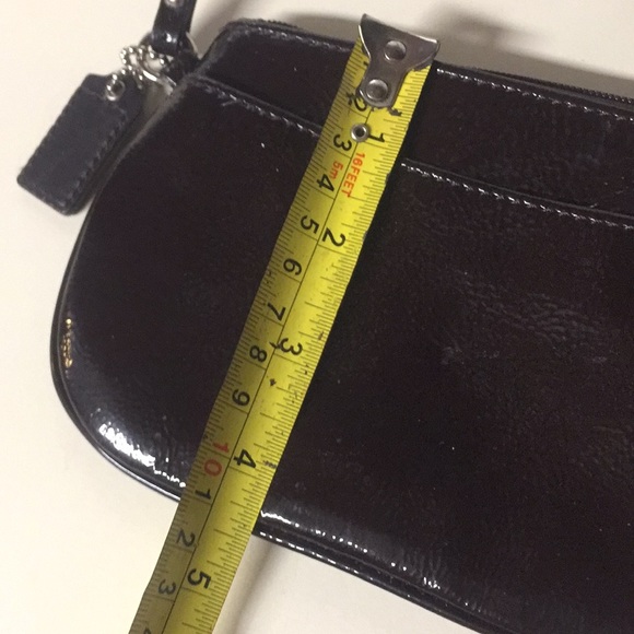 Coach brown patent wristlet - Picture 4 of 4